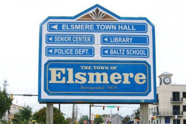 Sign announcing the Town of Elsmere